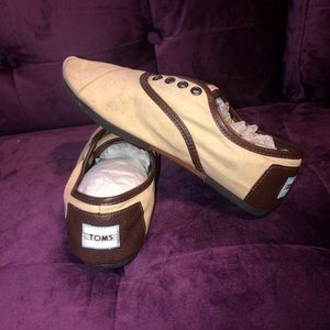 TOMS Canvas & Leather Beige & Brown LOAFERS
